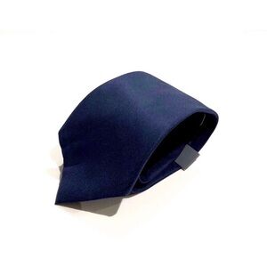 Kenneth Cole Reaction Navy Blue tie.
100% Silk NWT